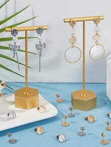 Un paquete que contiene 20 piezas de postes de pendientes de acero inoxidable 304, con diseño de tachuelas redondas en relieve con respaldos, adecuados para manualidades de joyería. - Multicolor - Ver 4