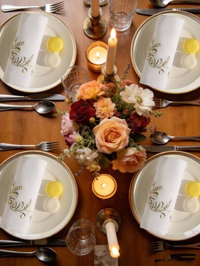 1 قطعة مناديل مطبخ مصنوعة من 100% بوليستر، مناديل مربعة مطرزة، مقاومة للبقع ديكور لطاولة الطعام والمكتب وطاولة القهوة والمنضدة، للاستخدام الداخلي والخارجي، ديكور حفلات الزفاف والأعياد المنزلية