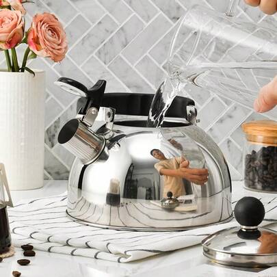 1 Ấm đun nước bằng thép không gỉ cao cấp - Dung tích 2.5L, Làm nóng hiệu quả, Thân ấm có còi báo, Thiết kế đáy phẳng, Ấm đun nước dung tích lớn có còi báo, Thích hợp để đun nước và pha trà, Có tay cầm - Tương thích với bếp từ.