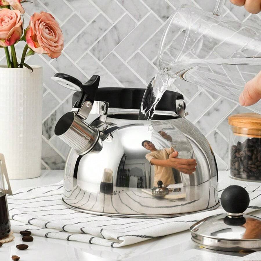 1 pieza Tetera de acero inoxidable premium - Capacidad de 2.5L, calentamiento eficiente, Body con silbato, diseño de base plana, tetera silbadora de gran capacidad, apta para hervir agua y tomar té, mango - compatible con cocina de inducción - Multicolor - Ver 1