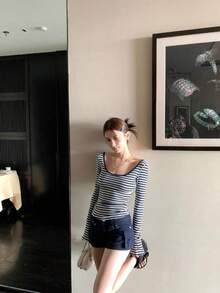 Áo thun dài tay ôm sát, chất liệu rayon kẻ sọc, cổ chữ U, hở lưng, co giãn, thích hợp mặc nhiều lớp, mùa xuân/hè. - sọc xanh hải quân - Xem 2