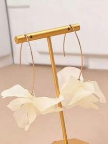 1 Pair Fashion Vacation Style Acrylic Flower Petal Earrings, Women Jewelry - Beige - View 1