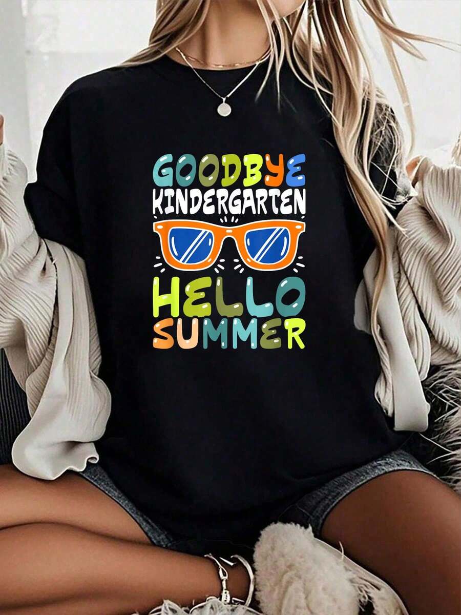 Camiseta Unisex 100% Algodón con Estampado "Adiós Jardín de Infancia, Hola Verano, Graduado de Jardín de Infancia", Cuello Redondo y Manga Corta - Negro - Ver 1