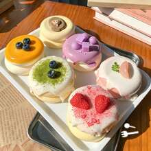 1 pièce Nouveau jouet de pression de gâteau à la mousse de fraise fait à la main 2026, jouet de simulation d'aliments en silicone doux à rebond lent en forme de dessert mignon, décoration de bureau créative pour adultes, cadeau d'anniversaire et de fête - Multicolore - Voir 2
