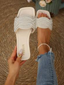 2025新款法式水晶装饰方头平底凉鞋，优雅套脚设计，适合搭配连衣裙，春夏秋季皆宜。 - 米色 - 查看 1