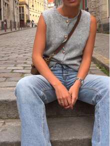 一件女士纯色针织罗纹纽扣背心，适合春夏日常穿着、约会、办公、居家穿着。 - 灰色 - 查看 8