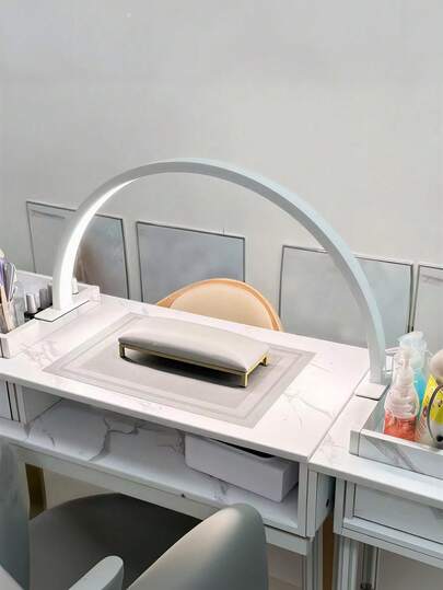 1个新月形LED摄影灯 | 专为专业美容师和珠宝商设计的高级无线照明系统 | 为纹眉、嫁接睫毛、美甲和精准纹身提供卓越的照明 | 优雅的粉白配色