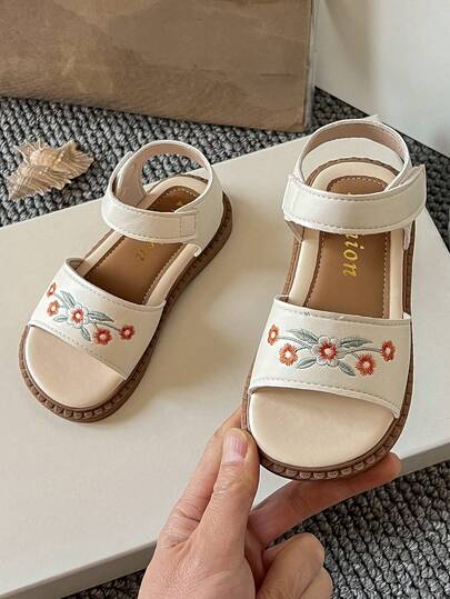 A Pair Of Girls' Sandals With Flower Embroidery, 2026 Summer New Colorful Flower Embroidered Decorative Soft Skin-Friendly Flat Open-Toe Children's Sandals, Suitable For Everyday Wear/Travel.