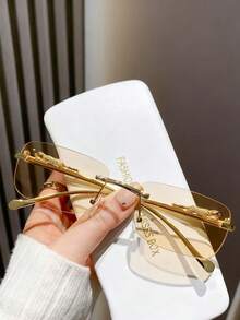 A Pair Of Square Frameless Sunshade Fashionable Glasses For Women In Summer - Champagne - View 3