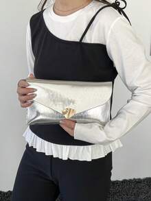 Bolso de mano de lujo tipo sobre de primavera 2026, minimalista y versátil con hebilla de metal, elegante bolso de fiesta de moda, bolso de mujer de gran capacidad y unicolor - Plateado - Ver 6