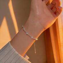 1件S925银玫瑰设计手链，优雅精致，适合日常佩戴，是送给爱人的精美礼物。 - 銀色 - 查看 2