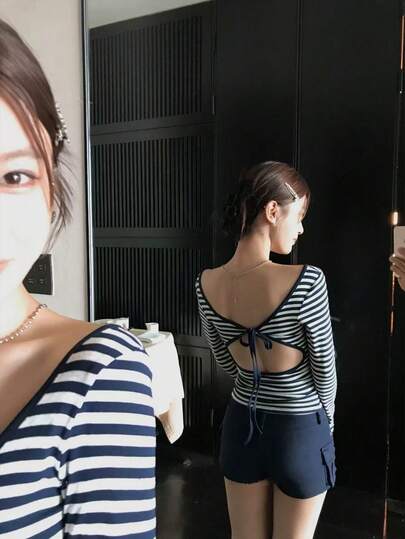 Áo thun dài tay ôm sát, chất liệu rayon kẻ sọc, cổ chữ U, hở lưng, co giãn, thích hợp mặc nhiều lớp, mùa xuân/hè.