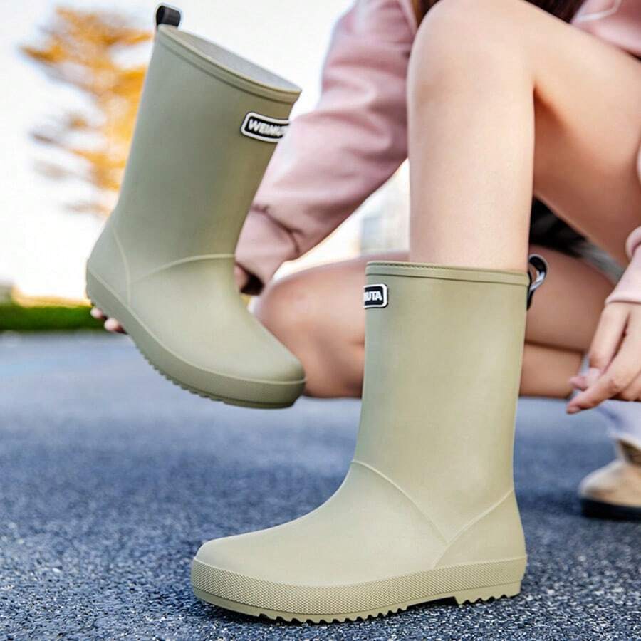 Botas de Chuva Impermeáveis de PVC Femininas, Sapatos Impermeáveis para Uso Externo, Botas de Chuva Minimalistas Antiderrapantes e Confortáveis para Deslocamento, Botas de Pesca Masculinas de Cano Médio, Todas as Estações