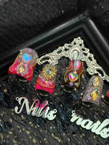 10 piezas Kit de uñas acrílicas cortas de pato, uñas rojo rosa, uñas rosas combinadas con rojo rosa y marrón ojo de gato francés, accesorios de arte de uñas con cadena tridimensional 3D, diamantes de colores y corazones y lazos, decoración de piedras preciosas de uñas ricas y coloridas, adecuado para el estilo artístico Y2K de niñas y mujeres, adecuado para fiestas, uso diario, San Valentín, Año Nuevo y ceremonias, es un gran regalo (incluye: una pieza de pegamento de gelatina y una tira de fricción) - Rosa Fucsia - Ver 5