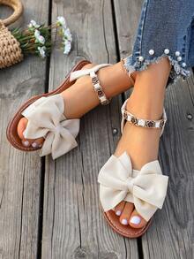 2026新款夏季薄荷芒果色水钻花朵弹力带舒适平底凉鞋，百搭沙滩鞋，大码 - 米色 - 查看 1