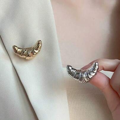 2Pcs Croissant Shape Brooches For Women, Gold And Silver Color Metal Pins, Korean Fashion Vintage Luxury Style Exquisite Cute Design, Lightweight Anti‑Oxidation Material, Easy To Wear And Match For Bags Clothes Hats Scarves Decoration, Perfect For Daily Wear Party Wedding Dating Holiday Gift Giving, Fashion Couple Pins Jewelry Accessories For Ladies Girls