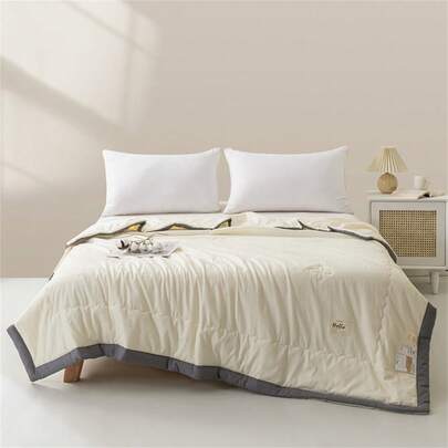 1pc Solid Color Summer Quilt, Comfortable & Cool Air Conditioning Blanket, Textured Crepe Fabric Summer Quilt (Excluding Bed Sheet And Pillowcase)