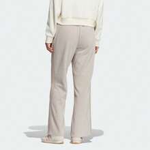 Adidas Originals Quần dài nữ chất liệu chenille, kiểu dáng thường ngày đa năng và phù hợp cho thể thao, mã sản phẩm KS5984. - Màu be - Xem 3