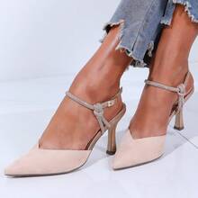 Sandalias de tacón alto con punta puntiaguda y diseño de bloques de color para mujer, material de ante fucsia con diseño de correa de tobillo con strass verde - Desnudo - Ver 2