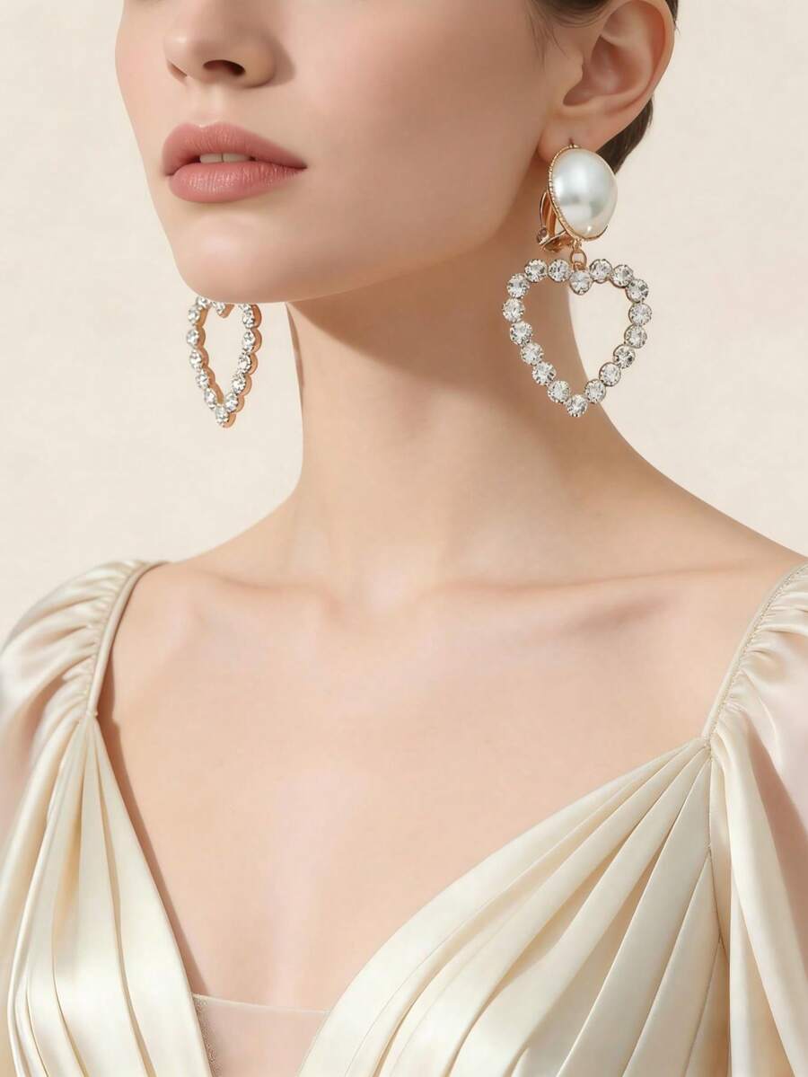 一对时尚百搭的珍珠心形镂空水钻耳环，适合晚宴和日常佩戴 - 白色 - 查看 1