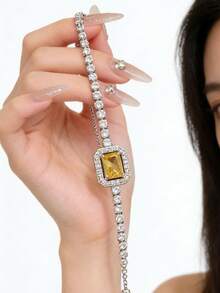 1pc Women's Shiny Yellow Crystal Delicate Bracelet, Square Crystal Adjustable Bangle - Square Bracelet - View 4