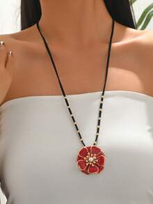 1 chiếc vòng cổ choker hoa men đỏ sang trọng dành cho nữ, kiểu dáng Châu Âu và Mỹ, dây nhung đính ngọc trai vàng, mặt dây chuyền độc đáo. - Vàng - Xem 4