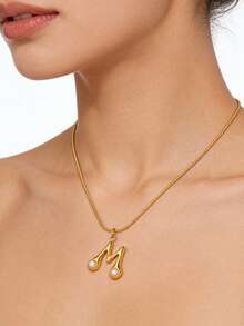 MECYLIFE 1件装时尚不锈钢26字母吊坠项链，镶嵌珍珠，女士项链 - 珍珠字母 - 查看 1