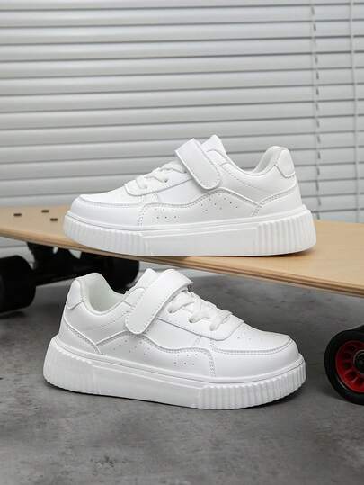 儿童新款纯色拼接平底运动鞋，休闲运动鞋，魔术贴搭扣设计，方便穿脱，适合男孩女孩四季穿着，夏季日常穿着，尺码齐全。