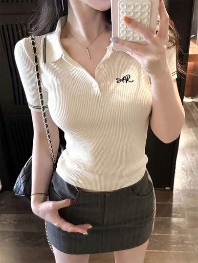 2026春夏女款米色罗纹针织Polo衫 - 休闲甜美撞色滚边“STAR”刺绣短袖上衣 | 毕业典礼/复活节/日常休闲的完美之选