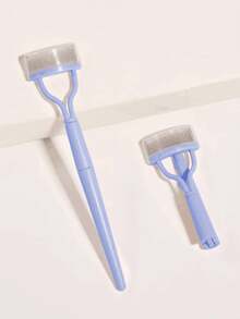 Lược chải mi lông mềm màu xanh nhạt, thích hợp để chuốt mascara không bị vón cục, tách mi và chải chuốt tỉ mỉ - Tuyệt vời cho trang điểm hàng ngày, du lịch và vùng da mắt nhạy cảm. - Màu xanh bụi bặm - Xem 5