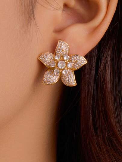 一对奢华立方氧化锆菊花耳环，优雅复古3D立体花朵耳环，适合女性佩戴，可用于婚礼/派对/度假等场合，也是斋月/周年纪念日/母亲节/情人节/圣诞节的贴心珠宝礼物。