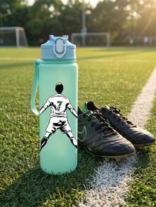 这款足球主题塑料水瓶，总容量750毫升/25盎司，采用耐用的PC材质制成，配有防漏弹出式瓶盖和挂绳。独特的足球主题印花设计，使其成为比赛日、车载水瓶、办公桌面的理想之选，也是情人节和生日的完美礼物。 - 查看 2