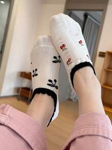 5 Pairs Women's Boat Socks, Non-Slip Boat Socks, Shallow Mouth Ruffle Design, Breathable Thin Socks For Spring/Summer, Cherry Stripe Socks, Black & White Contrast Versatile Invisible Socks - Multicolor - View 6