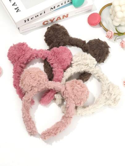 1个柔软毛绒熊耳发箍，可爱个性化发饰，适合派对、早午餐、居家、休闲、甜美妆容等场合。