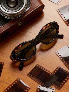 Prada Black Frame Women's Sunglasses, UV Protection, Summer Beach Style - Black - View 4