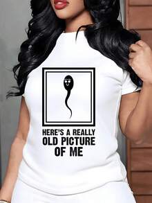 Figura humorística con personaje simpático dentro de un marco cuadrado simbolizando el paso del tiempo y la evolución personal camiseta de mujer blanca casual 220g para uso diario - Blanco - Ver 1