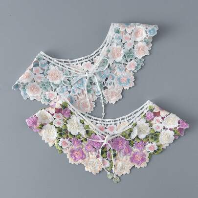 1 chiếc khăn quàng cổ rời họa tiết hoa nhiều màu sắc, kiểu dáng đồng quê, thích hợp cho mùa xuân/hè.