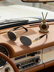 Prada Black Frame Women's Sunglasses, UV Protection, Summer Beach Style - Black - View 8