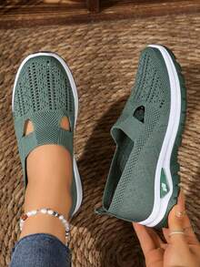 Wide Width Women's Walking Shoes | Breathable Mesh Slip On Lightweight Non-Slip Comfort Sneakers For Daily Casual Elderly - 綠色 - 查看 1