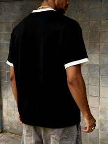 Camiseta de manga corta con bloques de color para hombres, estampado minimalista de la letra y el icono "ITALIA", estilo casual, deportivo y urbano - Negro - Ver 2