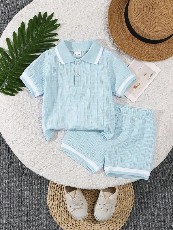 Bộ 2 món gồm áo polo và quần short dệt jacquard cho bé trai sơ sinh, thích hợp cho mùa hè.
