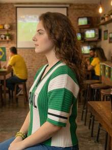 Camiseta Listrada Brasil Copa do Mundo Feminina Tricot Modal Canelado Decote V Manga Curta Verão - Verde/Branco - Visão 5