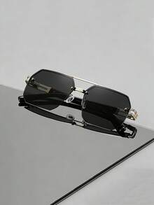 一副男士无框不对称多边形时尚眼镜，金属材质，带防护功能，风格轻盈奢华，兼具实用性和时尚感，双梁设计，适合街头穿着。 - 彩色 - 查看 6