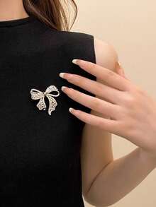 1枚优雅蝴蝶锆石胸针，防滑西装配饰，高端精致女士胸花别针 - 完美礼物 - 金色 - 查看 4