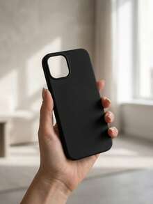 Funda de teléfono minimalista de silicona suave efecto mate, protección antigolpes y antirayaduras, diseño liso sin estampados, tacto aterciopelado antideslizante, bordes reforzados y ajuste preciso, interior protector, compatible con carga inalámbrica, ligera y resistente para uso diario, ideal para estética elegante, oficina y fotografía, accesorio premium para proteger el móvil - Negro - Ver 1