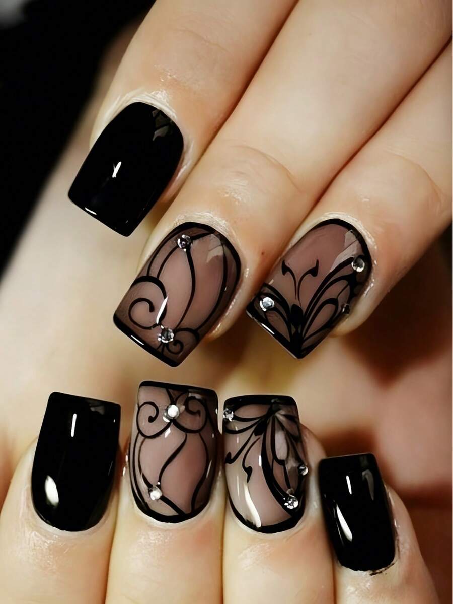 Y2K风格升级美甲套装，24片哥特蕾丝假指甲，黑色时尚几何线条蝴蝶造型，镶嵌钻石和冰晶透明，立体闪亮，甜美可爱，优雅轻奢风，可佩戴美甲套装，可重复使用，适合节日、朋友聚会、日常和约会佩戴。套装包含24片果冻胶和迷你指甲锉。 - 彩色 - 查看 1