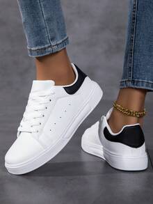 女士黑白系带滑板鞋，休闲运动鞋 - 黑與白 - 查看 5