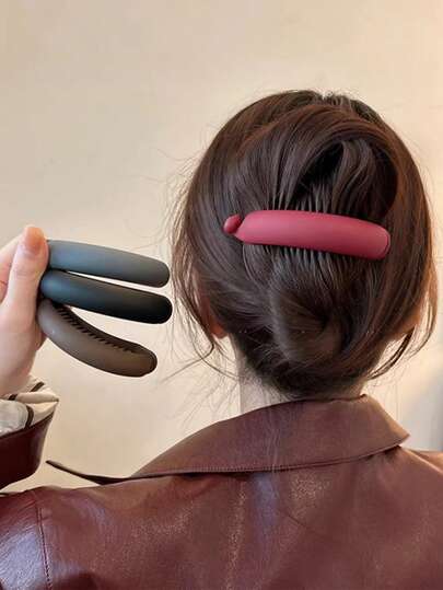 4个/套，哑光黑、红、灰、卡其色香蕉夹发爪，时尚百搭，简约优雅纯色发夹，适合日常、休闲、派对、海滩、度假、发型设计、洗脸/洗头、化妆、服装配饰，春、夏、秋、冬四季皆宜。