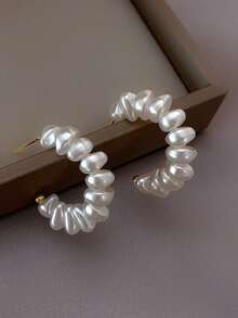 不对称设计仿珍珠C形几何耳环 - 白色 - 查看 3