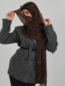 1件优雅休闲纯色褶皱绉纱卷发头巾，用途广泛，可用作头巾、头巾、披肩，透气防晒，适合日常佩戴、祈祷、旅行、夏季海滩度假，四季皆宜，是您每日穿搭的理想之选。 - 彩色 - 查看 3